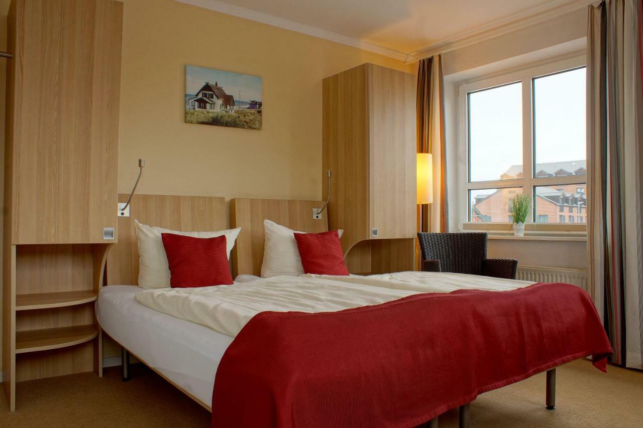 Baltic Koelln Hotel Heiligenhafen Exterior photo